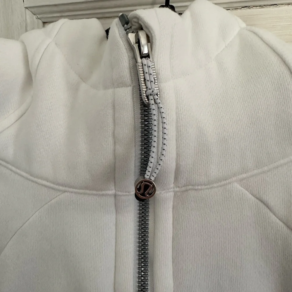 Lululemon Scuba Hoodie - Picture 4 of 5